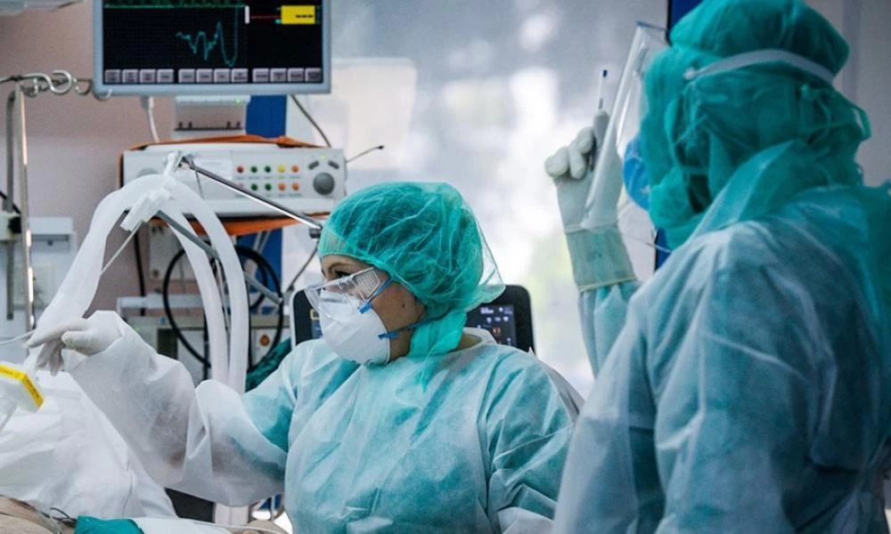 Κορoνοϊός: Η πρώιμη χορήγηση μονοκλωνικών αντισωμάτων μειώνει νοσηλείες